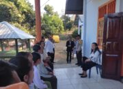 Cooling System Bhabinkamtibmas Polsek Donggo Imbau Warga Jaga Kerukunan Menjelang Pilkada