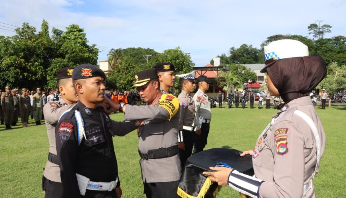 Polres Bima Kota Laksanakan Apel Gelar Pasukan Operasi Lilin Rinjani 2024 untuk Pengamanan Natal dan Tahun Baru