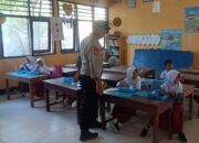 Proaktif Sukseskan Program Presiden RI, Polsek Madapangga Kembali Kawal Pendistribusian Makan Bergizi Gratis Bagi Ribuan Pelajar di Wilayah Kecamatan Madapangga