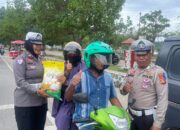 Ops Zebra Rinjani 2025, Polres Bima Kota Bagikan Helm dan Beras Gratis kepada Pengendara