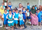 Bhabinkamtibmas Nungga Pantau Pendistribusian Makan Bergizi Gratis di Rasanae Timur